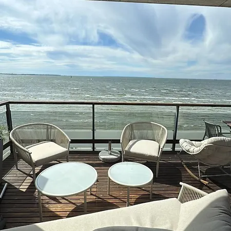 Private By Sea Balcony, Sauna, Parking Appartamento *